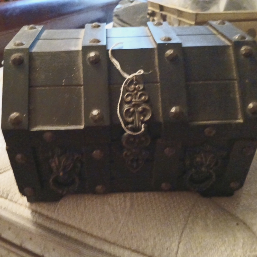 Vintage jewelry box